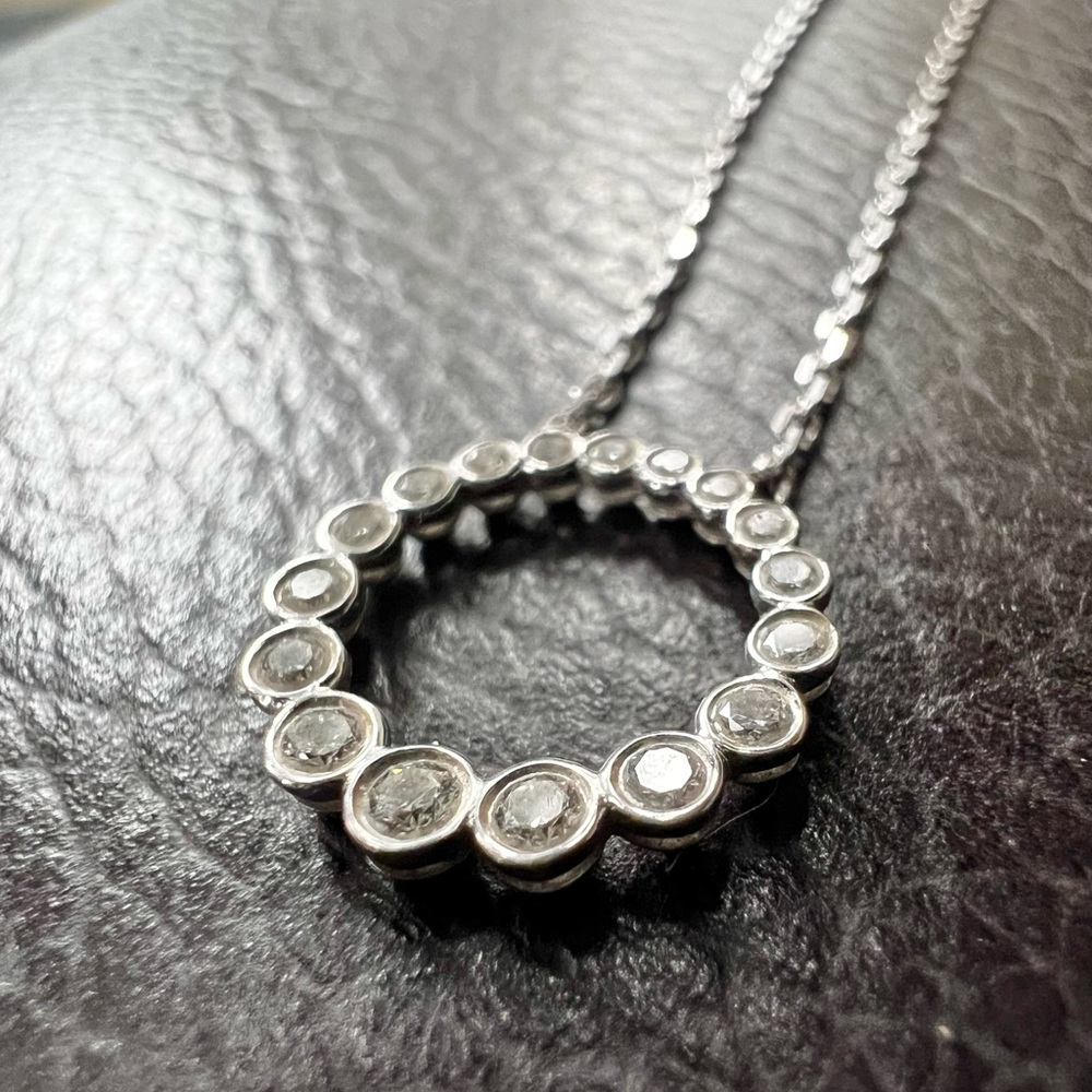 Laura k Jewitt diamond circle pendant necklace - Picture 2 of 5